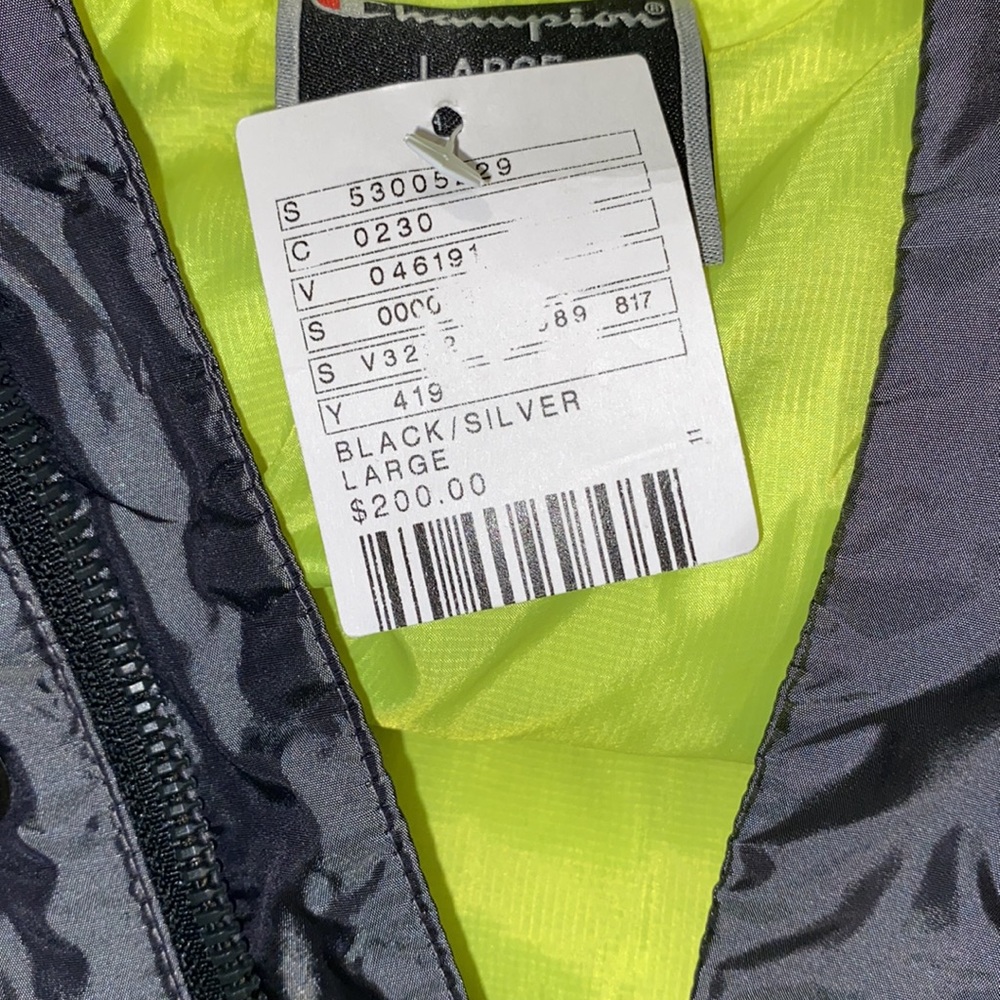 Champion UO Exclusive Iridescent Puffer Jacket NWT  Size Large - Picture 3 of 4